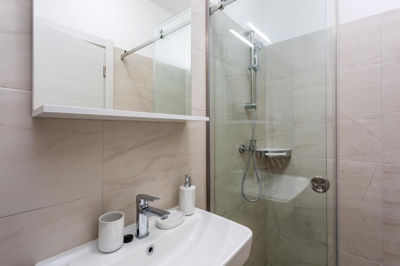 Kvarner Bay 4* - Apartments 1 & 3 Rijeka Exteriör bild
